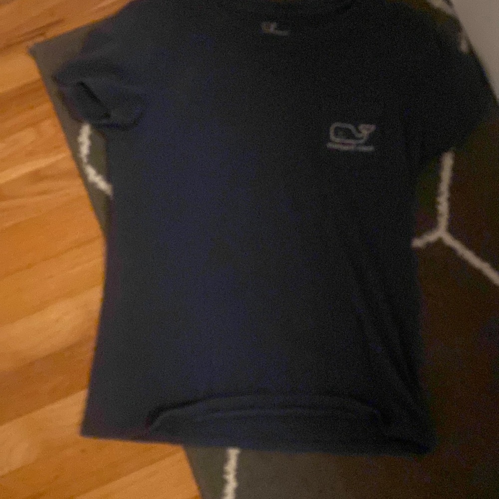Vineyard vines t-shirt